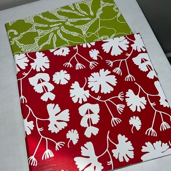 Green and Red Floral set of 2 Scrapbook Album 10 Pages 7”x7” NEW - Picture 1 of 6